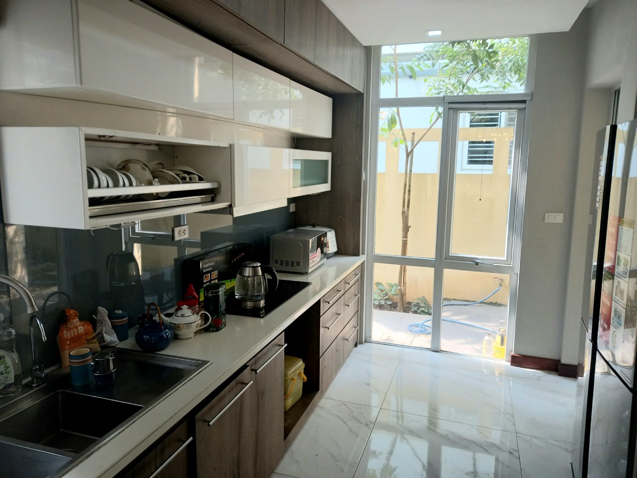 BÁN CĂN BIỆT THỰ SONG LẬP 168m2,3PN,FULL ĐỒ BÊN VƯỜN TÙNG ECOPARK 3
