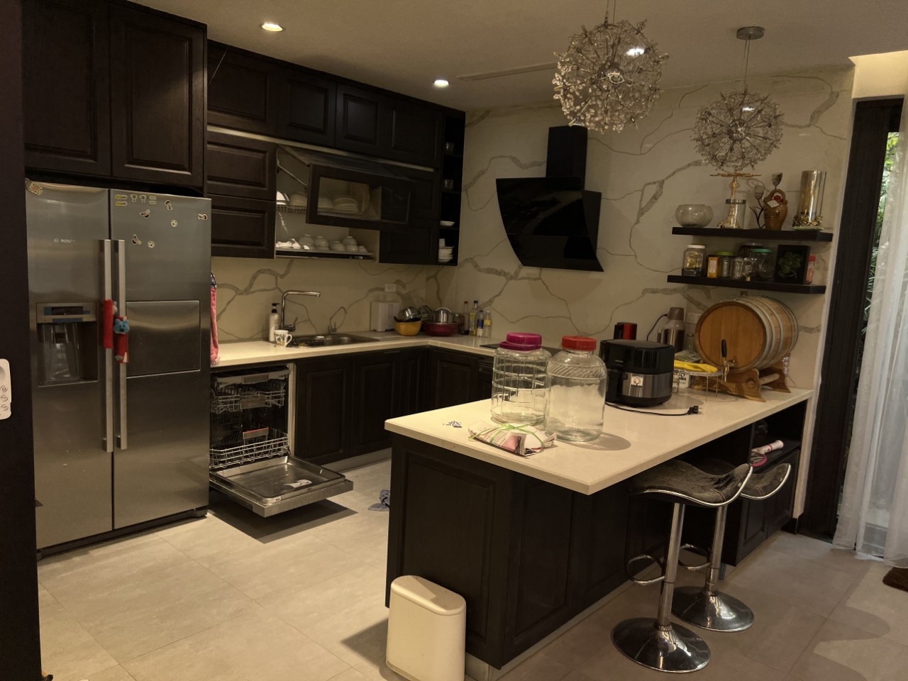 Biệt thự 4 phòng ngủ đầy đủ nội thất cho thuê tại Mimosa 2
