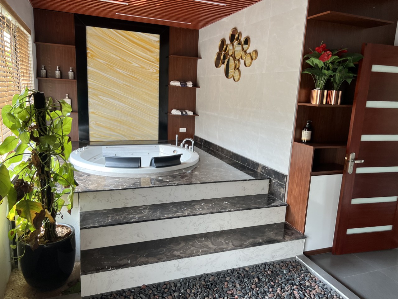 Biệt thự 4 phòng ngủ đầy đủ nội thất cho thuê tại Mimosa 4