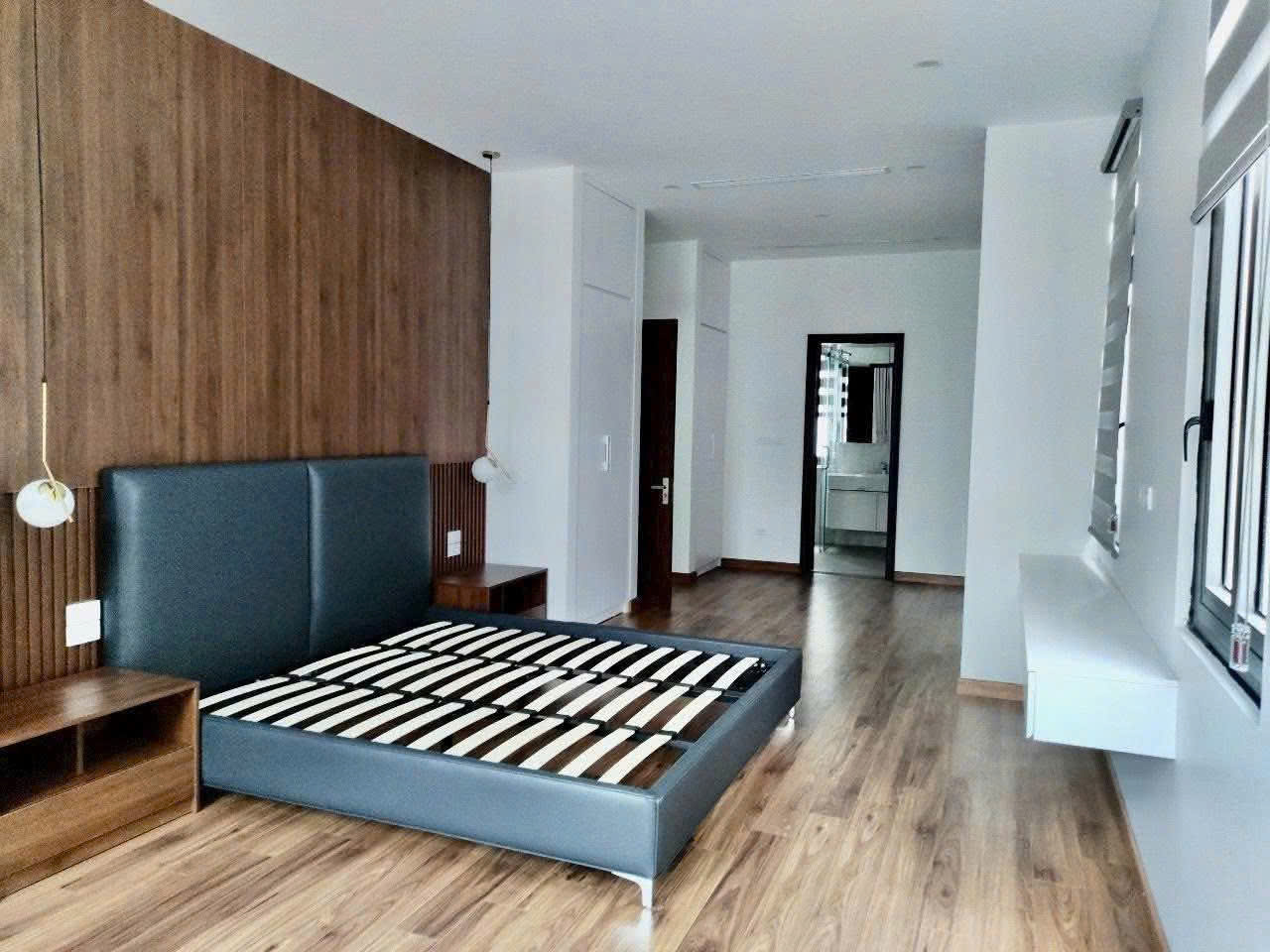Biệt thự đơn lập 320m2, 4 phòng ngủ, đủ đồ bên Hamony Vinhomes Riverside Long Biên cho thuê 5