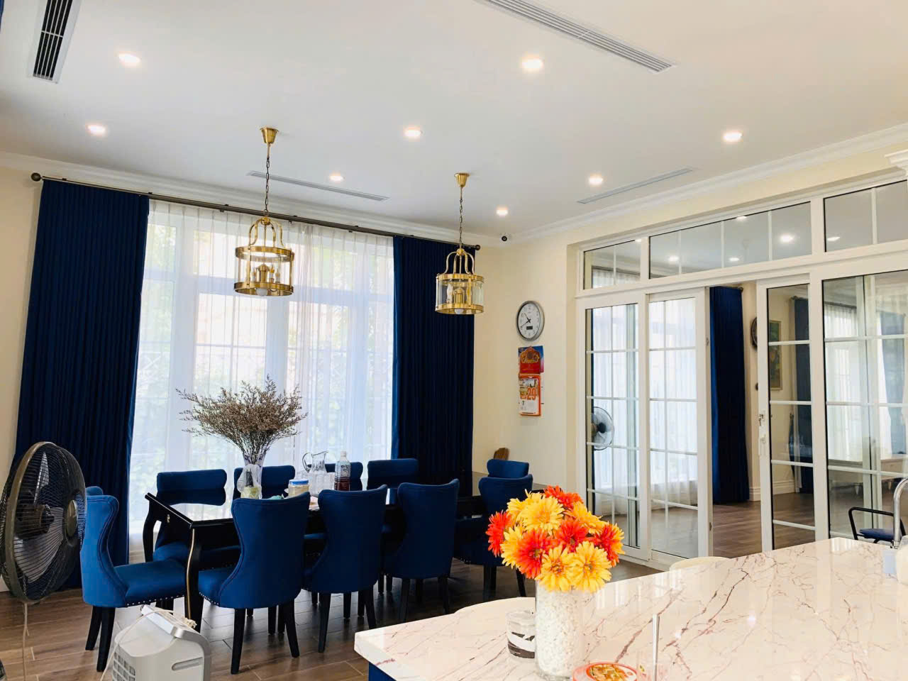 Biệt thự đơn lập 400m2, có view sông ,full đồ bên Vinhomes Riverside long Biên cần cho thuê 2