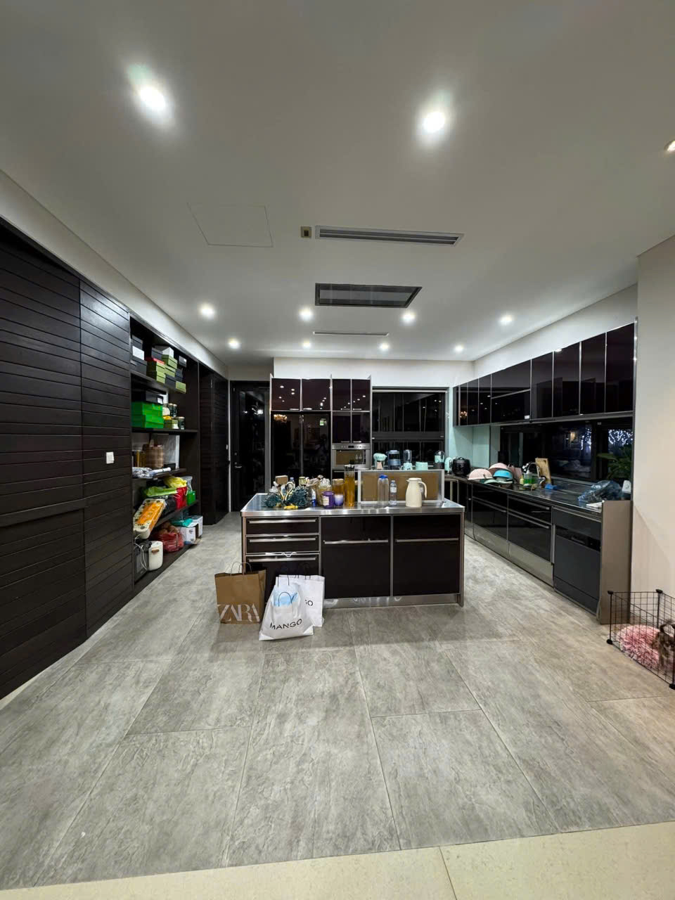 Biệt thự đơn lập, full đồ cao cấp bên Vinhomes Riverside Long Biên cần cho thuê 1
