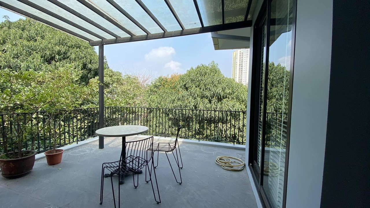 Biệt thự đơn lập sân vườn rộng bên Ecopark cho thuê.Giá chỉ 45tr/tháng 12