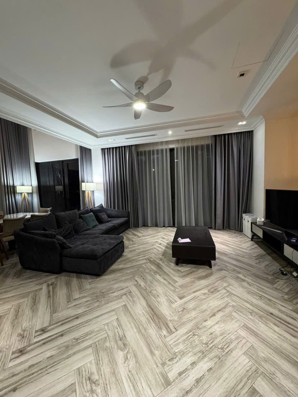 Biệt thự Đơn Lập Vinhomes Riverside 4 phòng ngủ, đủ đồ, có view sông cần cho thuê 3