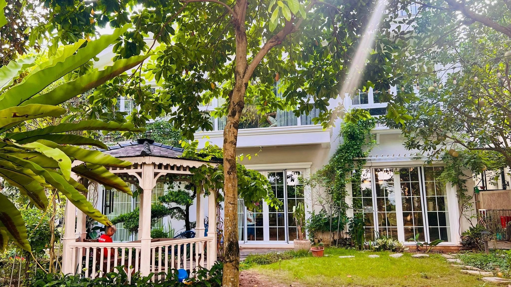 Biệt thự sân vườn rộng tại Park river cho thuê 2