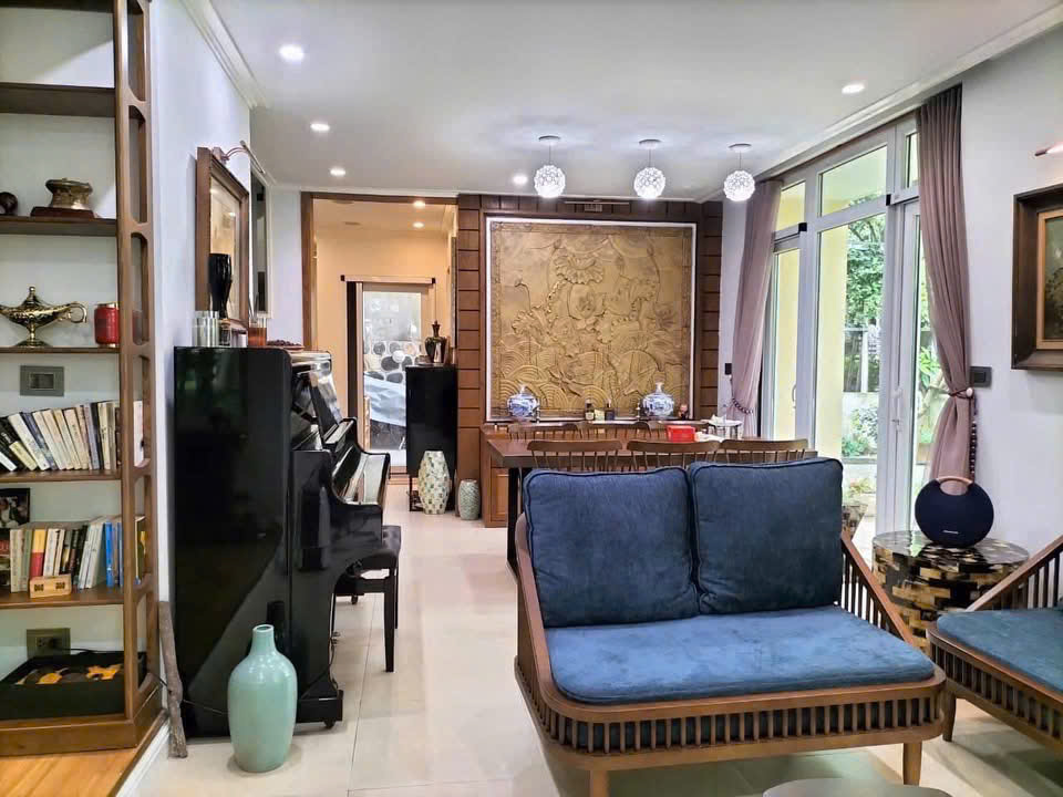 BIỆT THỰ SONG LẬP 168M2,3 PHÒNG NGỦ ĐỦ ĐỒ BÊN VƯỜN TÙNG ECOPARK CHO THUÊ 2