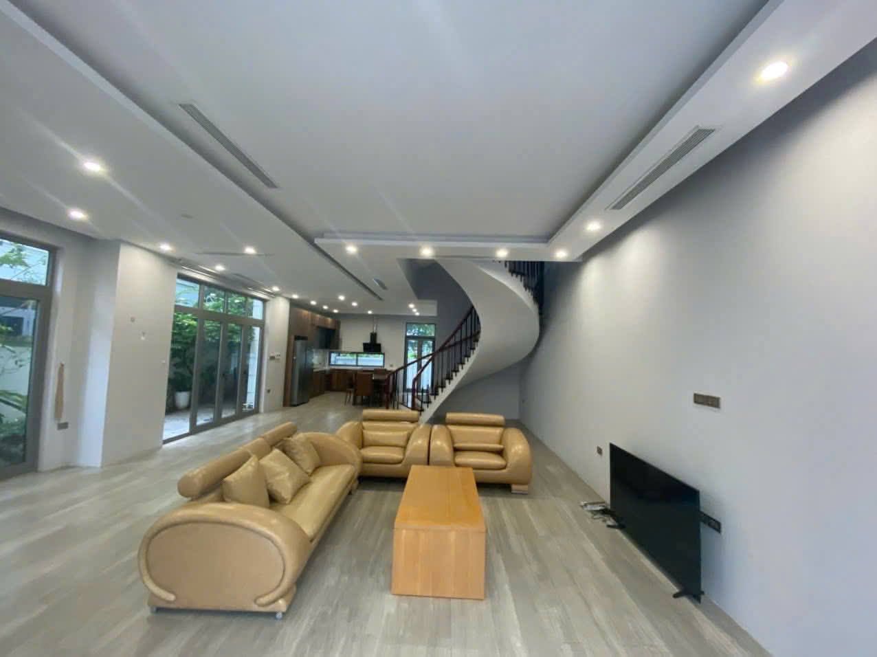 Biệt thự song lập 4 phòng ngủ, đủ đồ Vinhomes Riverside The hamony cần cho thuê 1