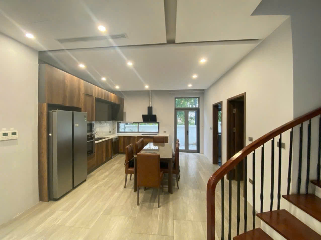 Biệt thự song lập 4 phòng ngủ, đủ đồ Vinhomes Riverside The hamony cần cho thuê 2