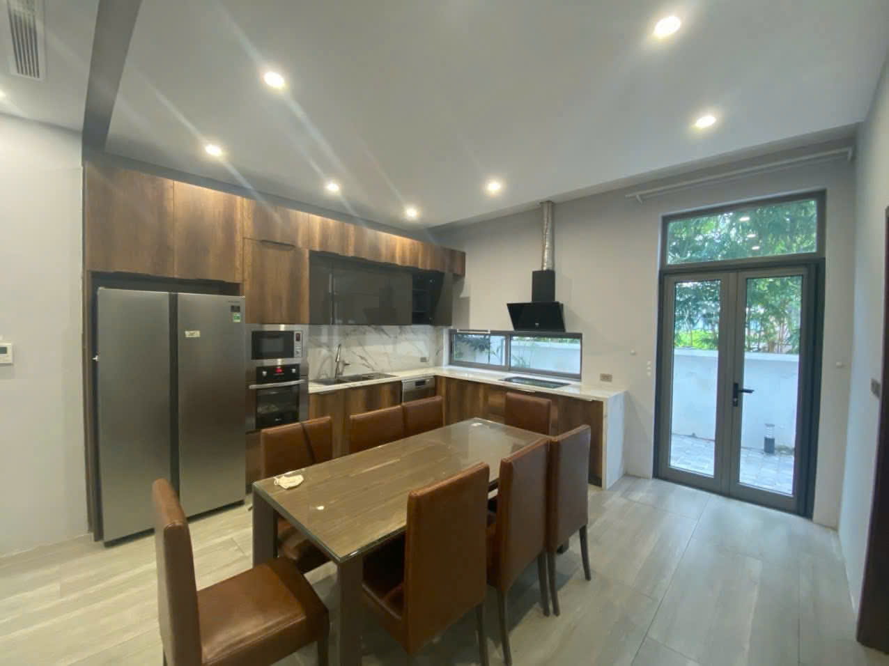 Biệt thự song lập 4 phòng ngủ, đủ đồ Vinhomes Riverside The hamony cần cho thuê 4