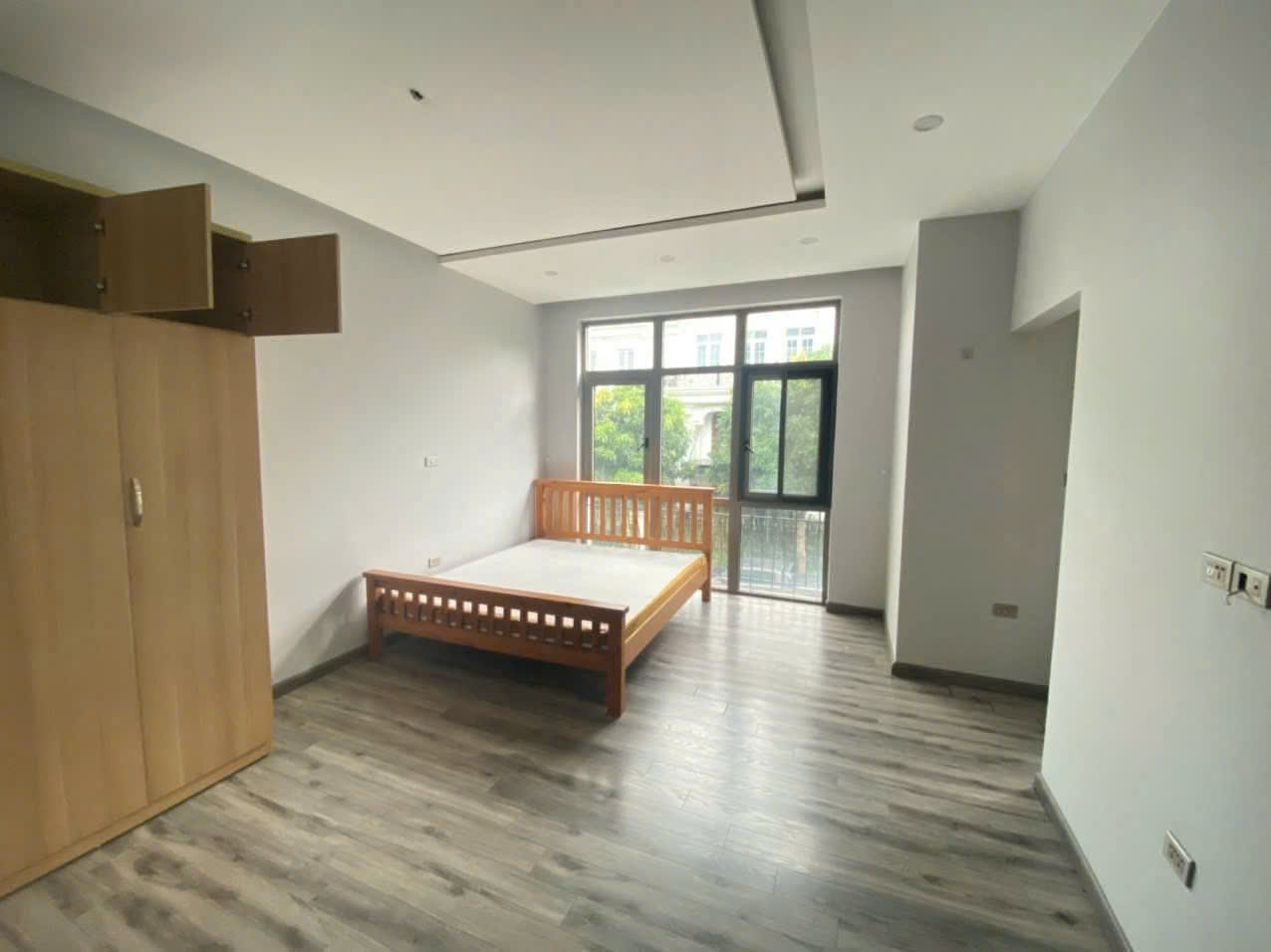 Biệt thự song lập 4 phòng ngủ, đủ đồ Vinhomes Riverside The hamony cần cho thuê 5