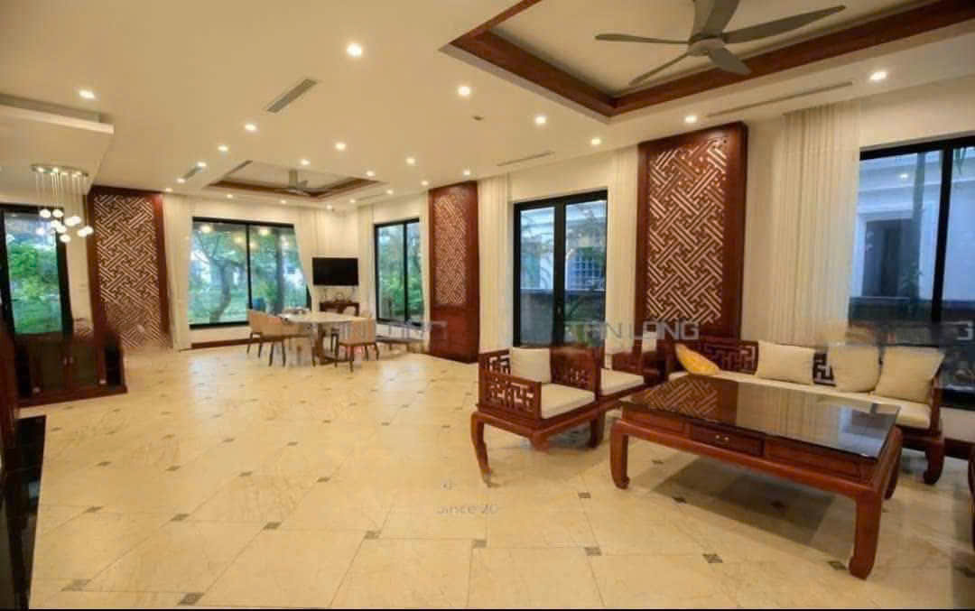 Biệt thự song lập 4 phòng ngủ, nội thất đẹp, có view sông bên Vinhomes Riverside Long biên cho thuê 1