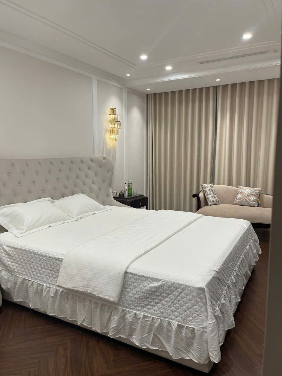Biệt thự song lập Vinhomes Riverside 200m2, 5 phòng ngủ,đủ đồ cần cho thuê 10