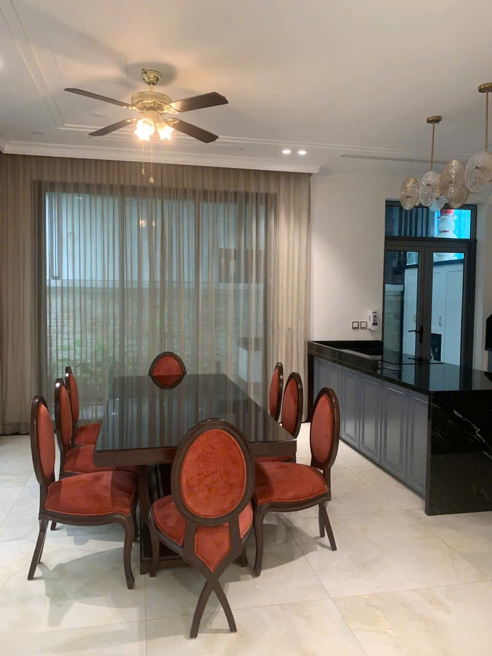 Biệt thự song lập Vinhomes Riverside 200m2, 5 phòng ngủ,đủ đồ cần cho thuê 2