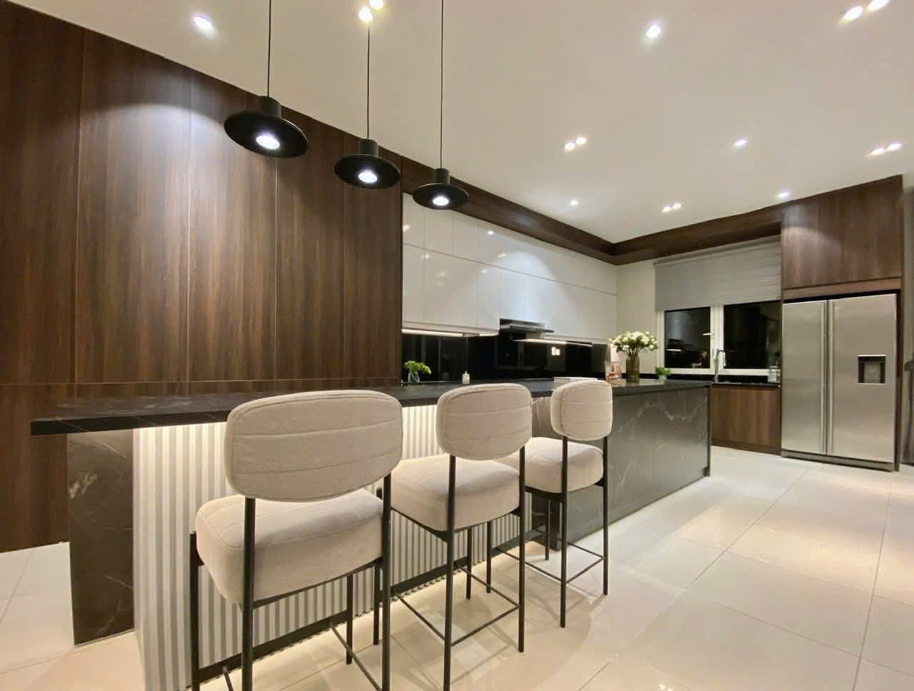 Biệt thự Vinhomes Riverside có view sông,4 phòng ngủ đủ đồ càn cho thuê 1