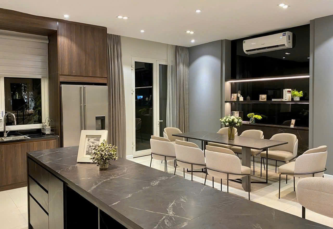 Biệt thự Vinhomes Riverside có view sông,4 phòng ngủ đủ đồ càn cho thuê 2