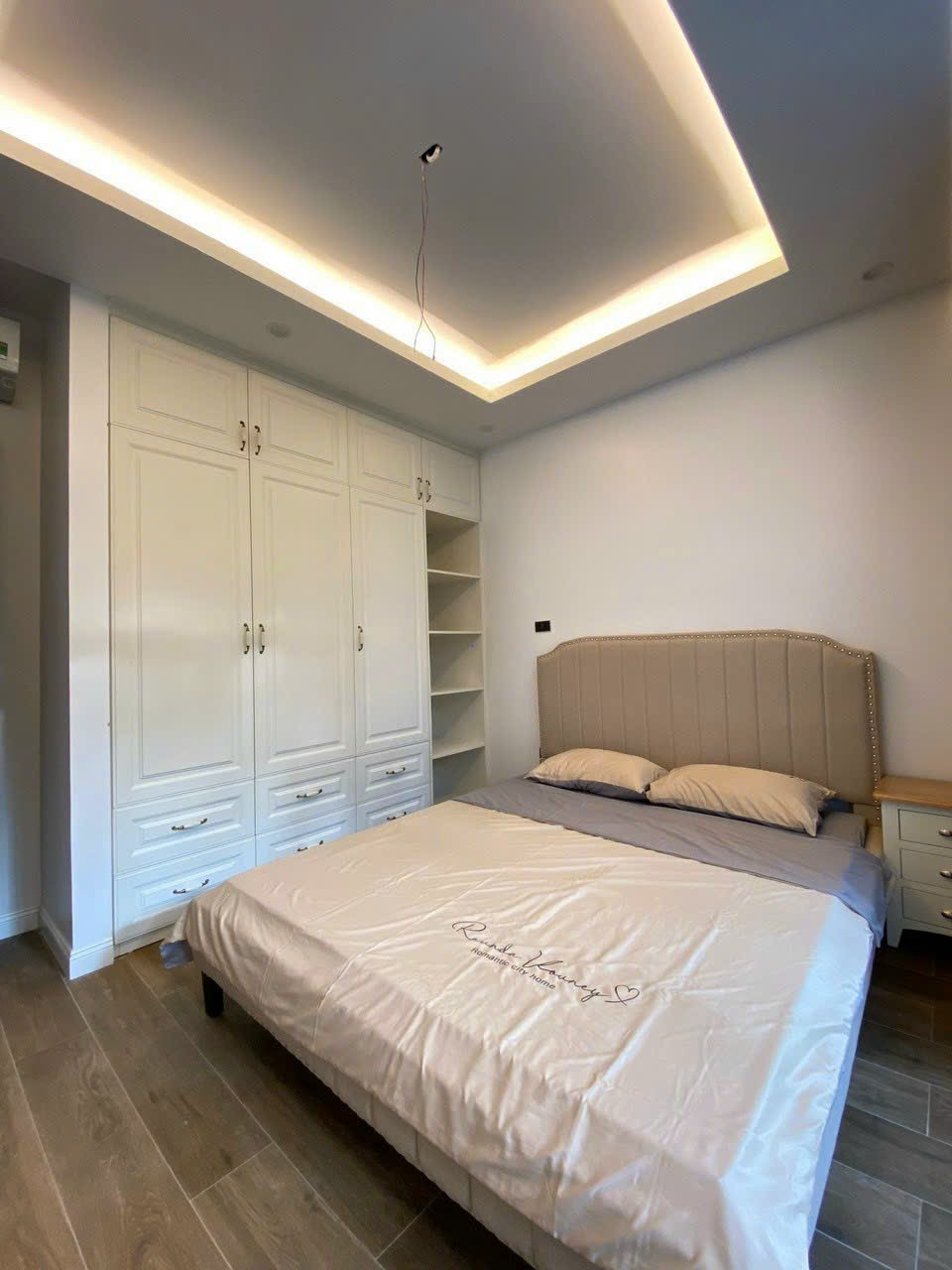 Cần bán căn biệt thự 5 phòng ngủ, full nội thất cao cấp bên Marina Ecopark 3