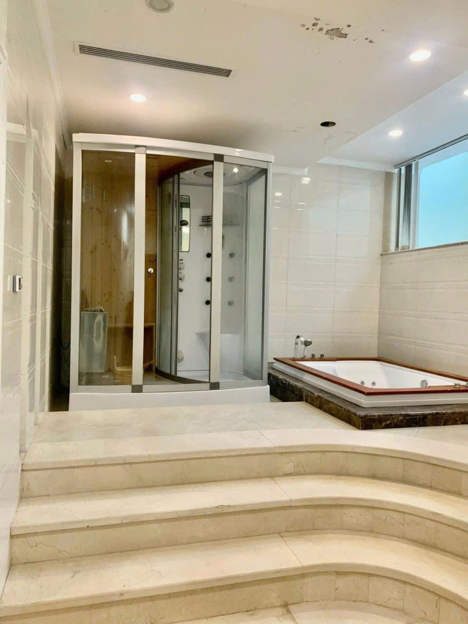 Căn Biệt thự Đơn lập có sân vườn 250m2,4 phòng ngủ, đủ đồ bên vinhomes Riverside cần cho thuê 13