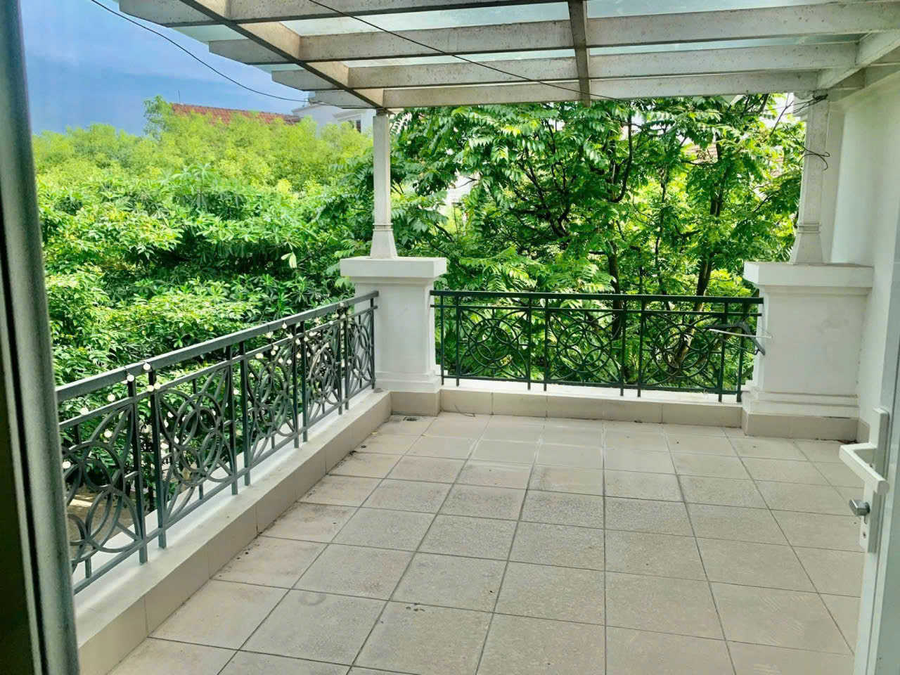 Căn Biệt thự Đơn lập có sân vườn 250m2,4 phòng ngủ, đủ đồ bên vinhomes Riverside cần cho thuê 14
