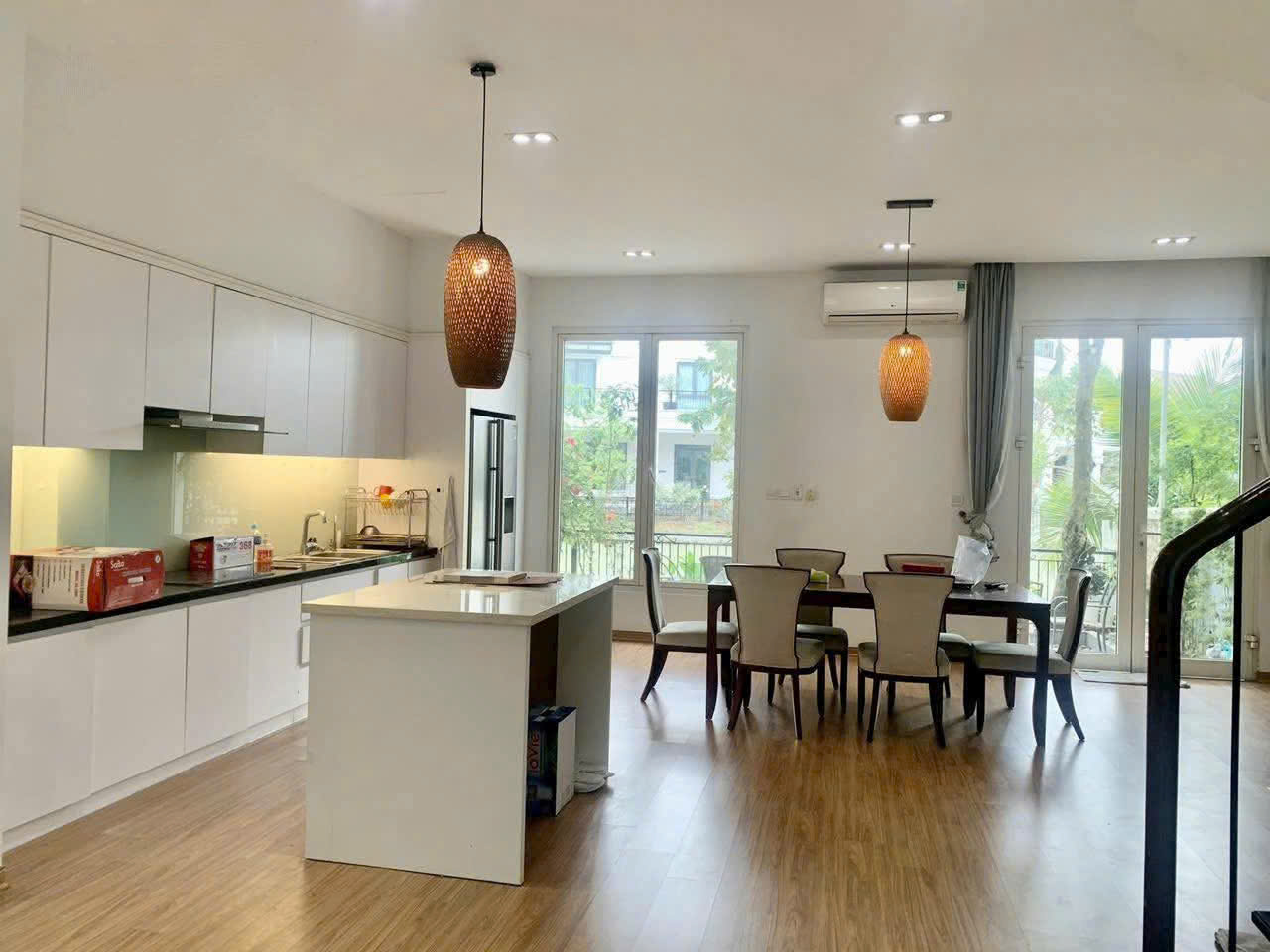 Căn Biệt Thự song lập 4 phòng ngủ, đầy đủ đồ đẹp,view sông cần cho thuê 4