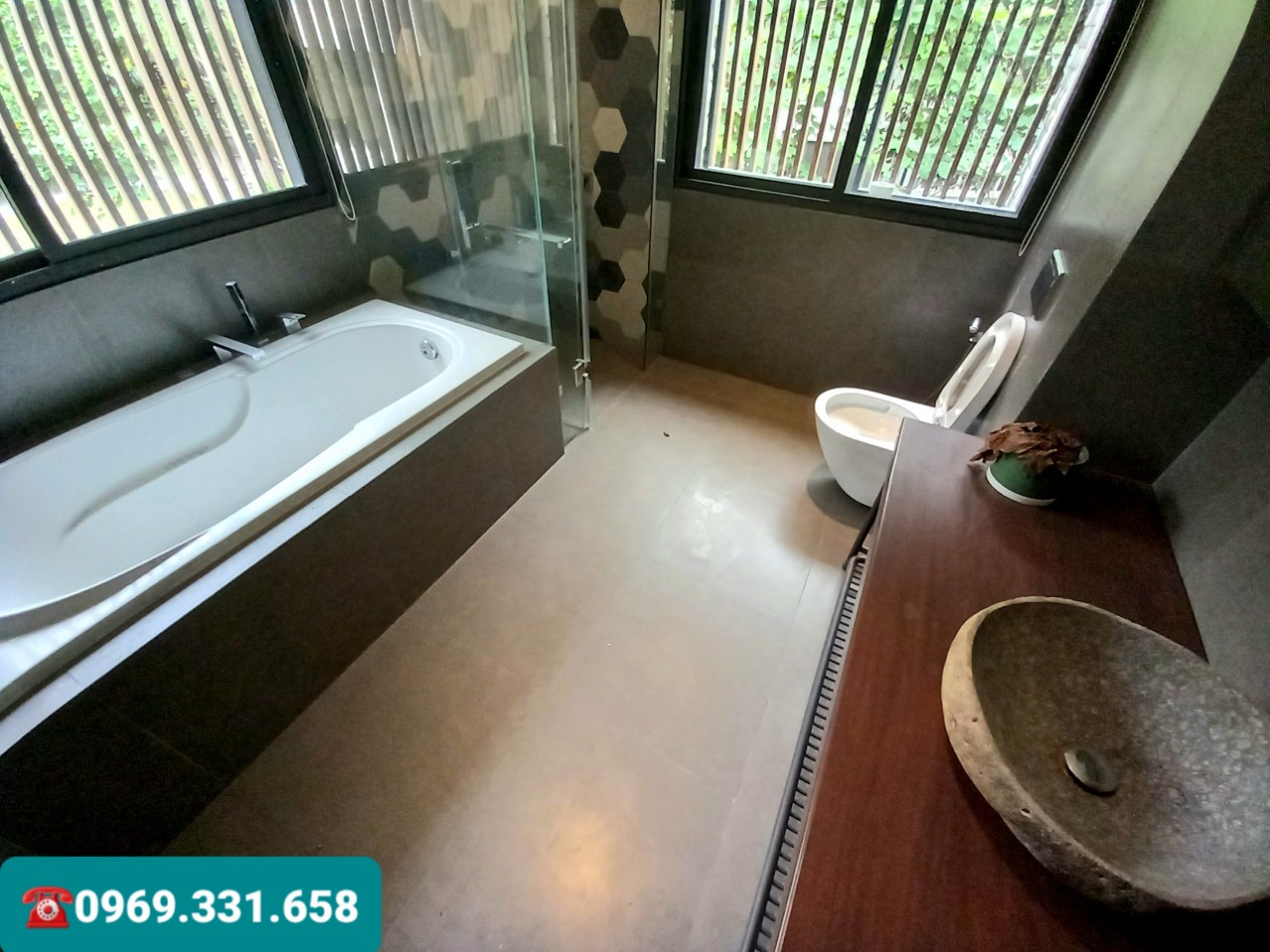 Cần cho thuê biệt thự 1000m2 tại khu đô thị Ecopark 11