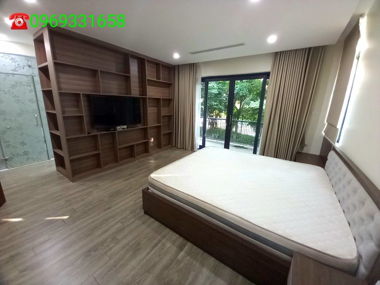 CẦN CHO THUÊ CĂN BIỆT THỰ SÂN VƯỜN ĐỦ ĐỒ BÊN PARKRIVER ECOPARK 8