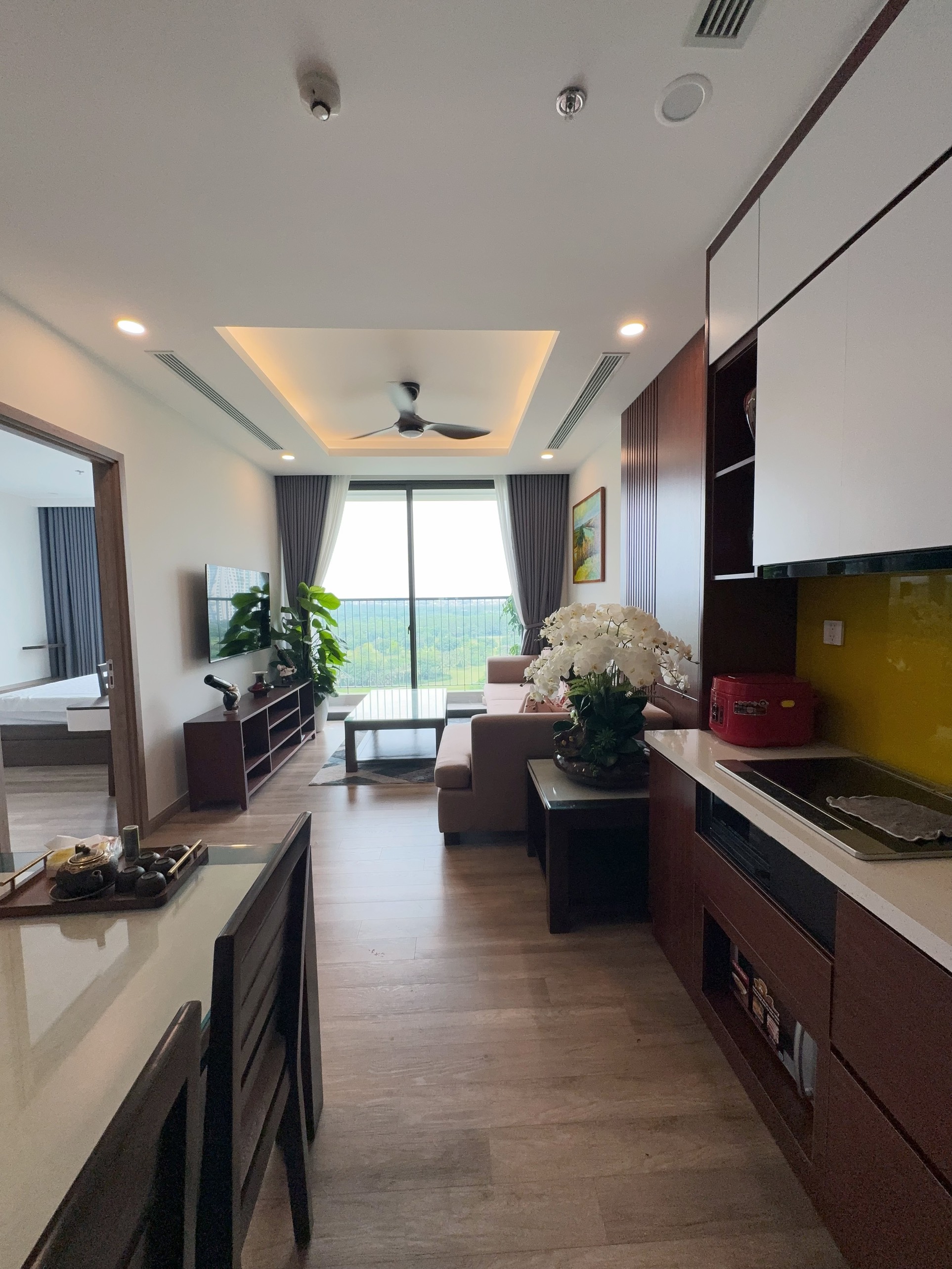 CẦN CHO THUÊ NHANH CĂN HỘ 3 PHÒNG NGỦ ĐỦ ĐỒ BÊN ONSEN ECOPARK 1