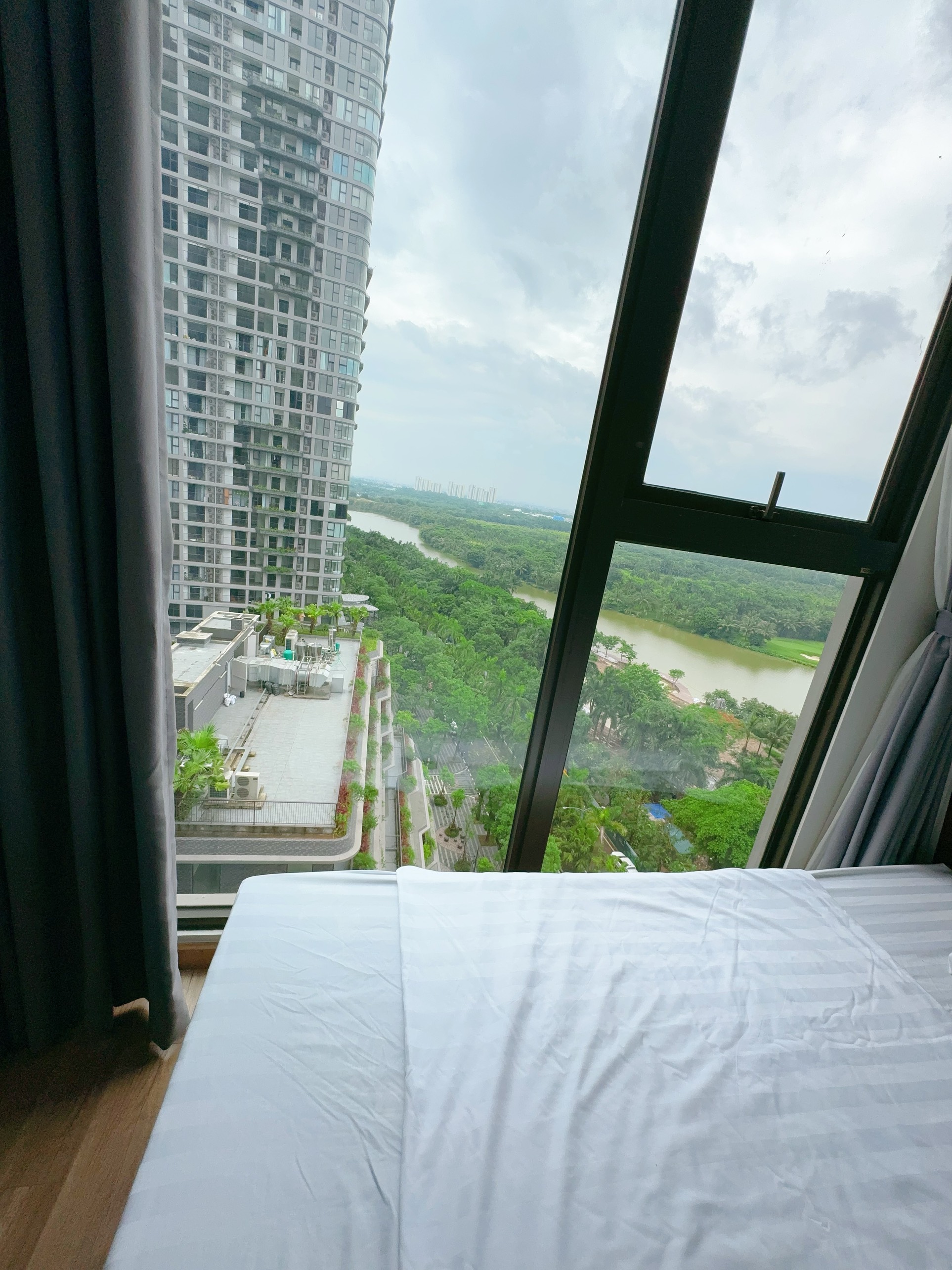 CẦN CHO THUÊ NHANH CĂN HỘ 3 PHÒNG NGỦ ĐỦ ĐỒ BÊN ONSEN ECOPARK 10