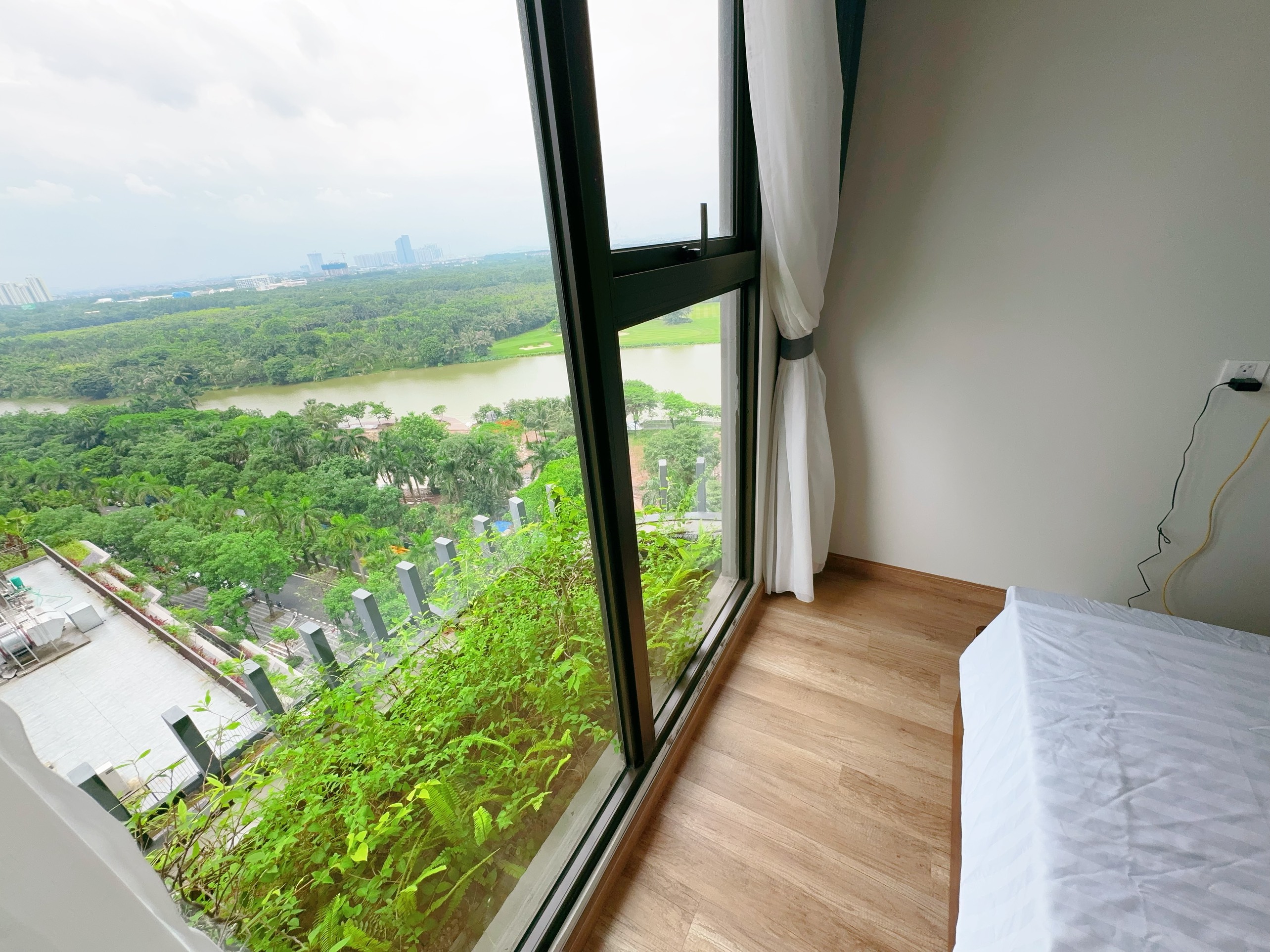 CẦN CHO THUÊ NHANH CĂN HỘ 3 PHÒNG NGỦ ĐỦ ĐỒ BÊN ONSEN ECOPARK 6