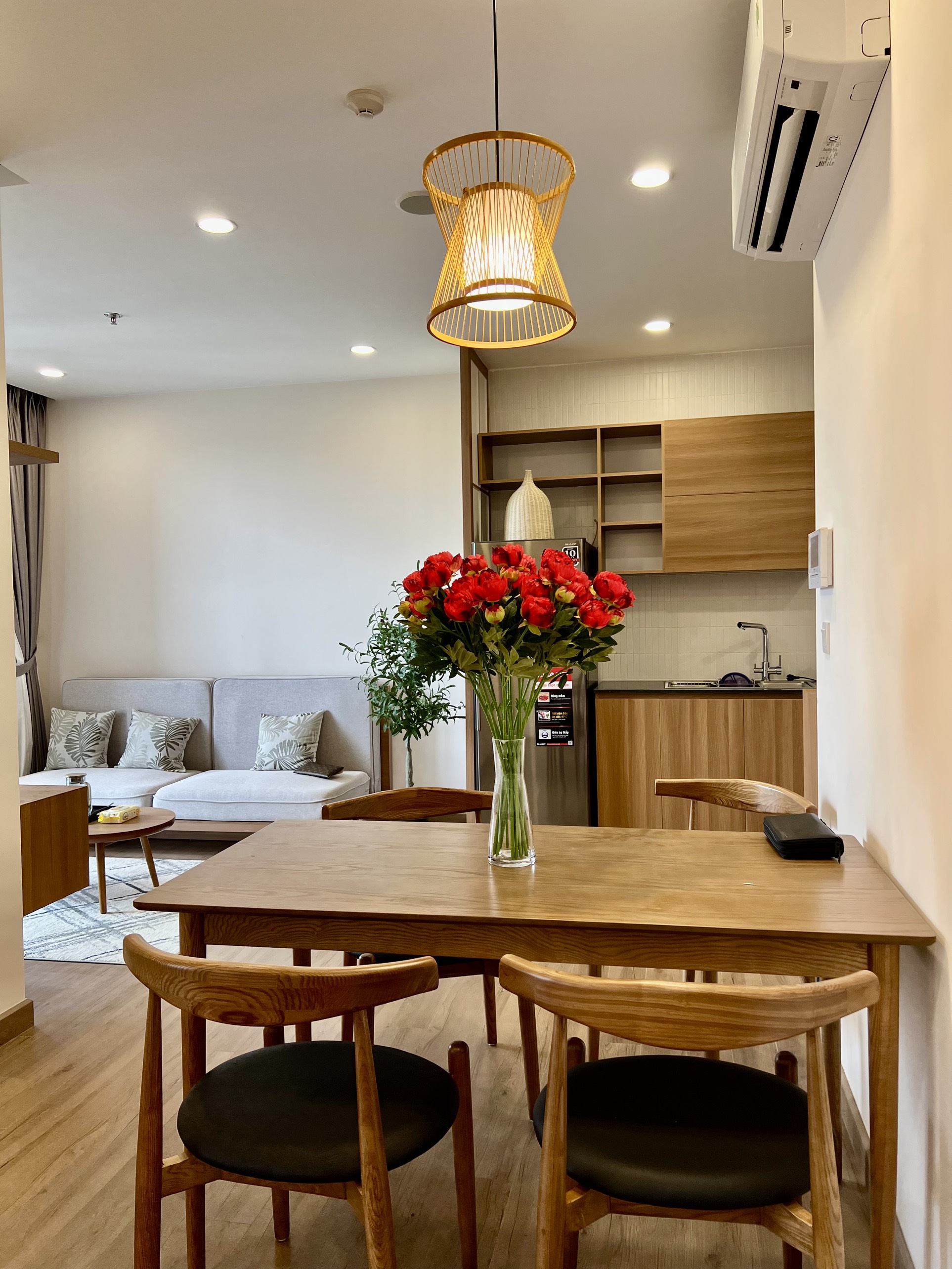 căn hộ 2pn,đủ đồ đẹp bên sky oasis ecopark, văn giang,hưng yên cho thuê 4