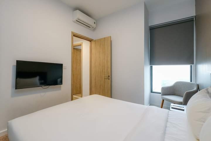 căn hộ 58m2,2pn,đủ đồ bên tòa lake1 ecopark cho thuê 5