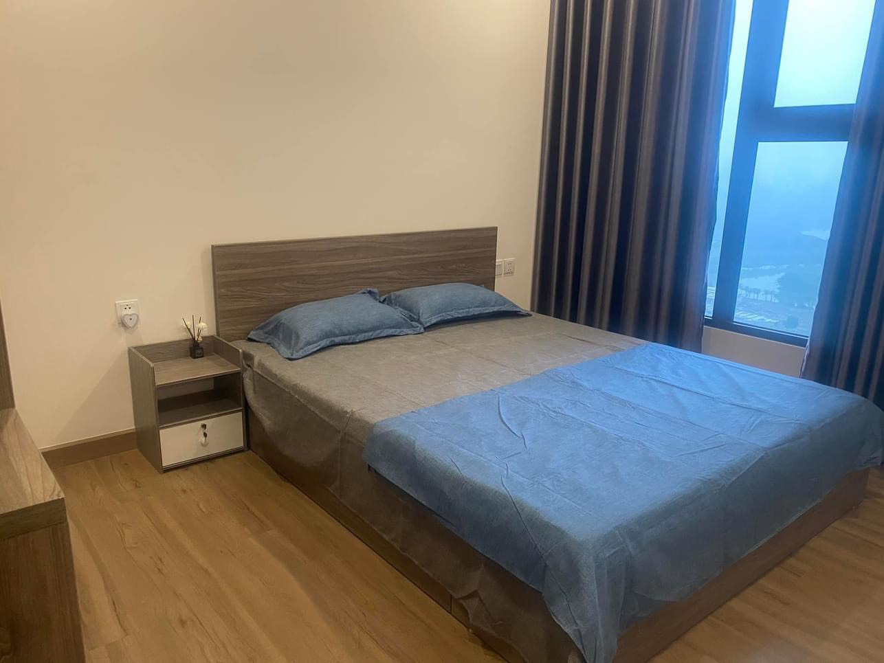 căn hộ 60m2,2pn,đủ đồ bên tòa SP sky oasis ecopark cho thuê 5