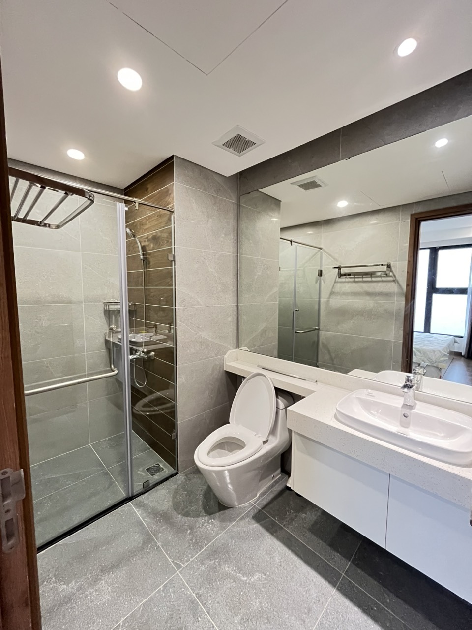 căn hộ 72m2,2pn,đủ đồ bên tòa sky oasis ecopark, văn giang cho thuê 5