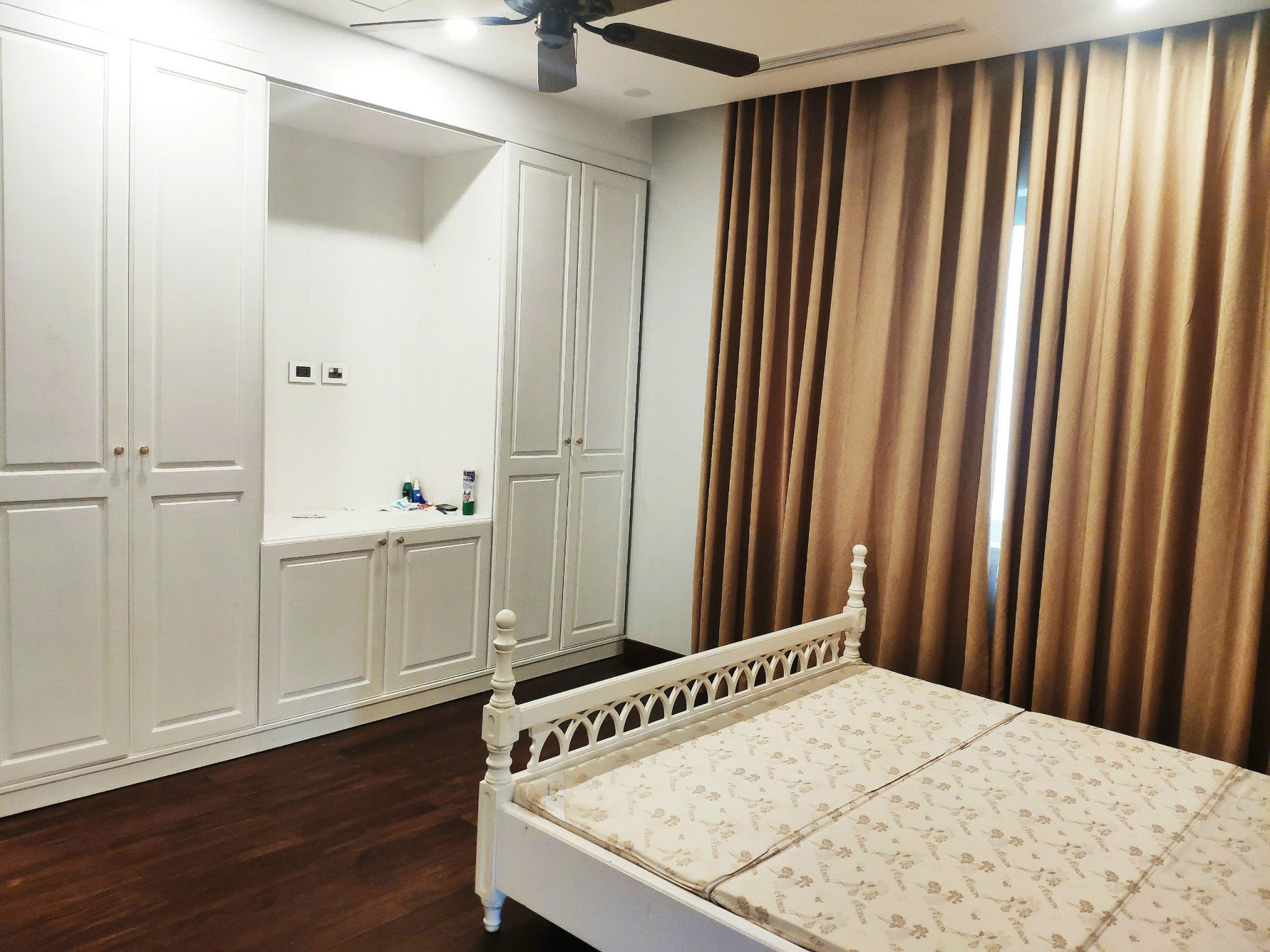 Chính chủ nhờ bán căn nhà phố vườn 230m2,full đồ bên Parkriver Ecopark 7