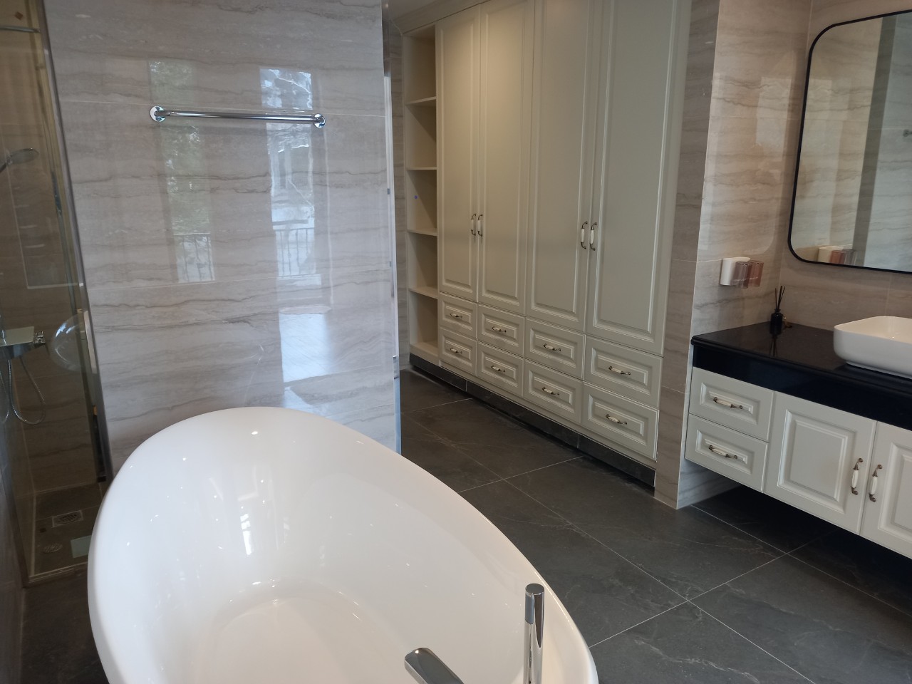 Cho thuê biệt thự đẹp hiện đại tại Marina , 5 phòng ngủ đầy đủ nội thất 14
