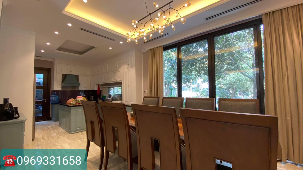 CHO THUÊ BIỆT THỰ SÂN VƯỜN 5PN,FULL ĐỒ BÊN VƯỜN TÙNG ECOPARK 1