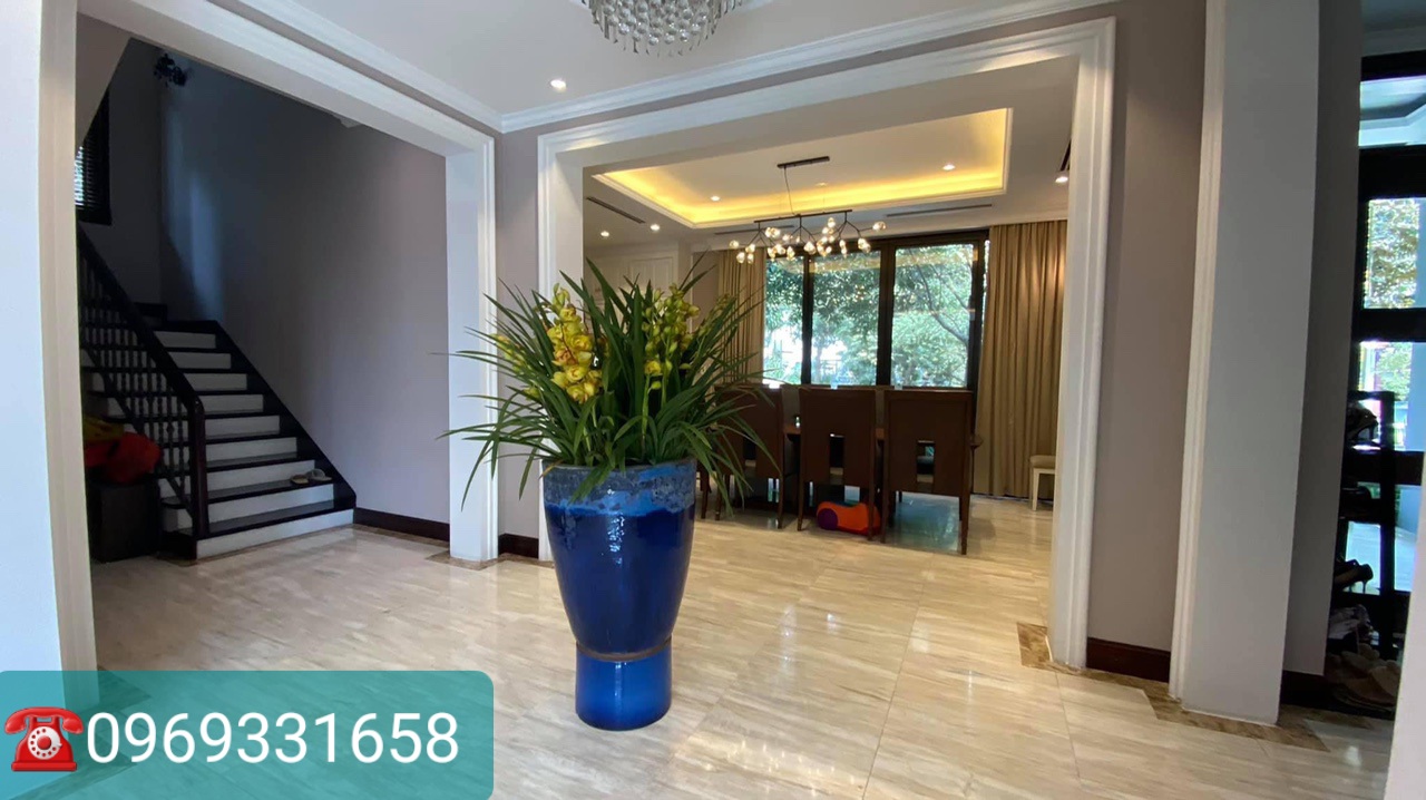 CHO THUÊ BIỆT THỰ SÂN VƯỜN 5PN,FULL ĐỒ BÊN VƯỜN TÙNG ECOPARK 2