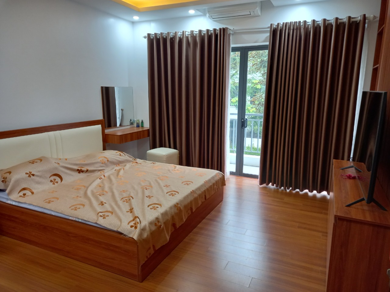CHO THUÊ CĂN BIỆT THỰ 190M2,4PN,ĐỦ ĐỒ BÊN PARKRIVER KĐT ECOPARK, HƯNG YÊN 2