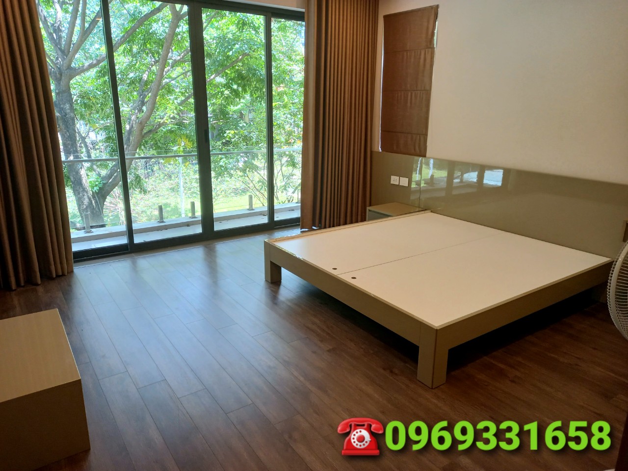 Cho thuê căn biệt thự góc sân vườn bên khu Marina Ecopark 6