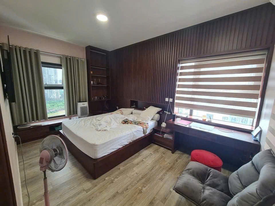 Cho thuê Căn hộ 158m2 , 3pn, 3vs, đầy đủ đồ bên tòa lake2 Ecopark. Giá thuê 25 tr 7
