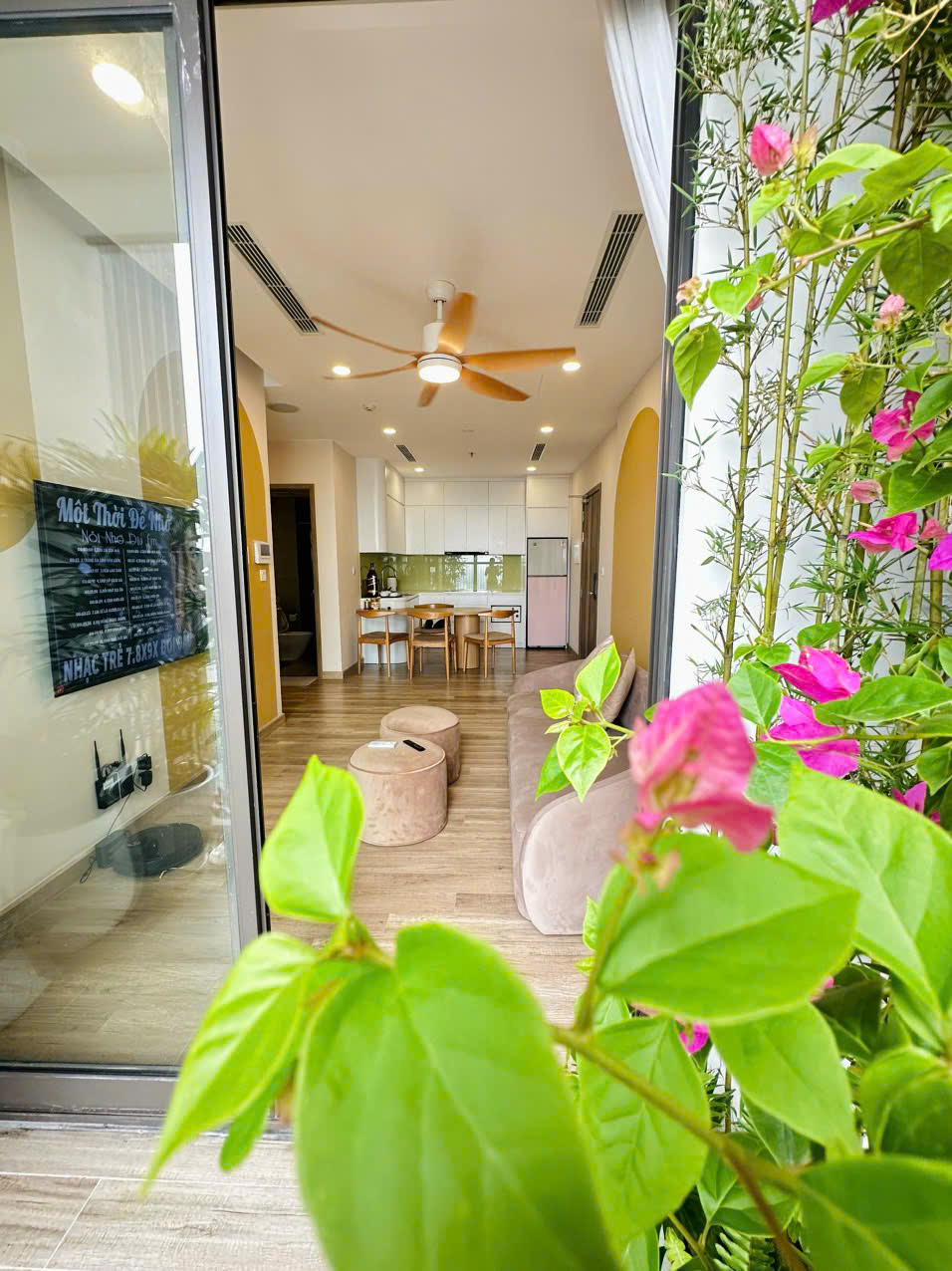 CHO THUÊ CĂN HỘ 2 PHÒNG NGỦ ĐỦ ĐỒ BÊN TÒA HAVENT PARK ECOPARK 1
