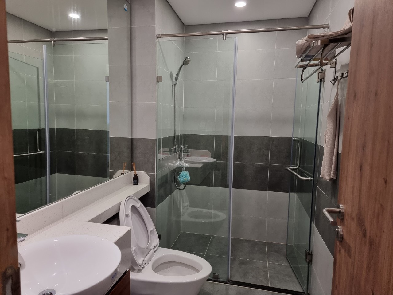 cho thuê căn hộ 2pn,đủ đồ bên tòa sky oasis ecopark. chỉ với 10tr/tháng 8