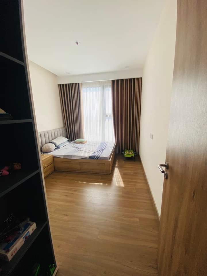 CHO THUÊ CĂN HỘ 3 PN,ĐỦ ĐÒ BÊN SKY OASIS ECOPARK 5