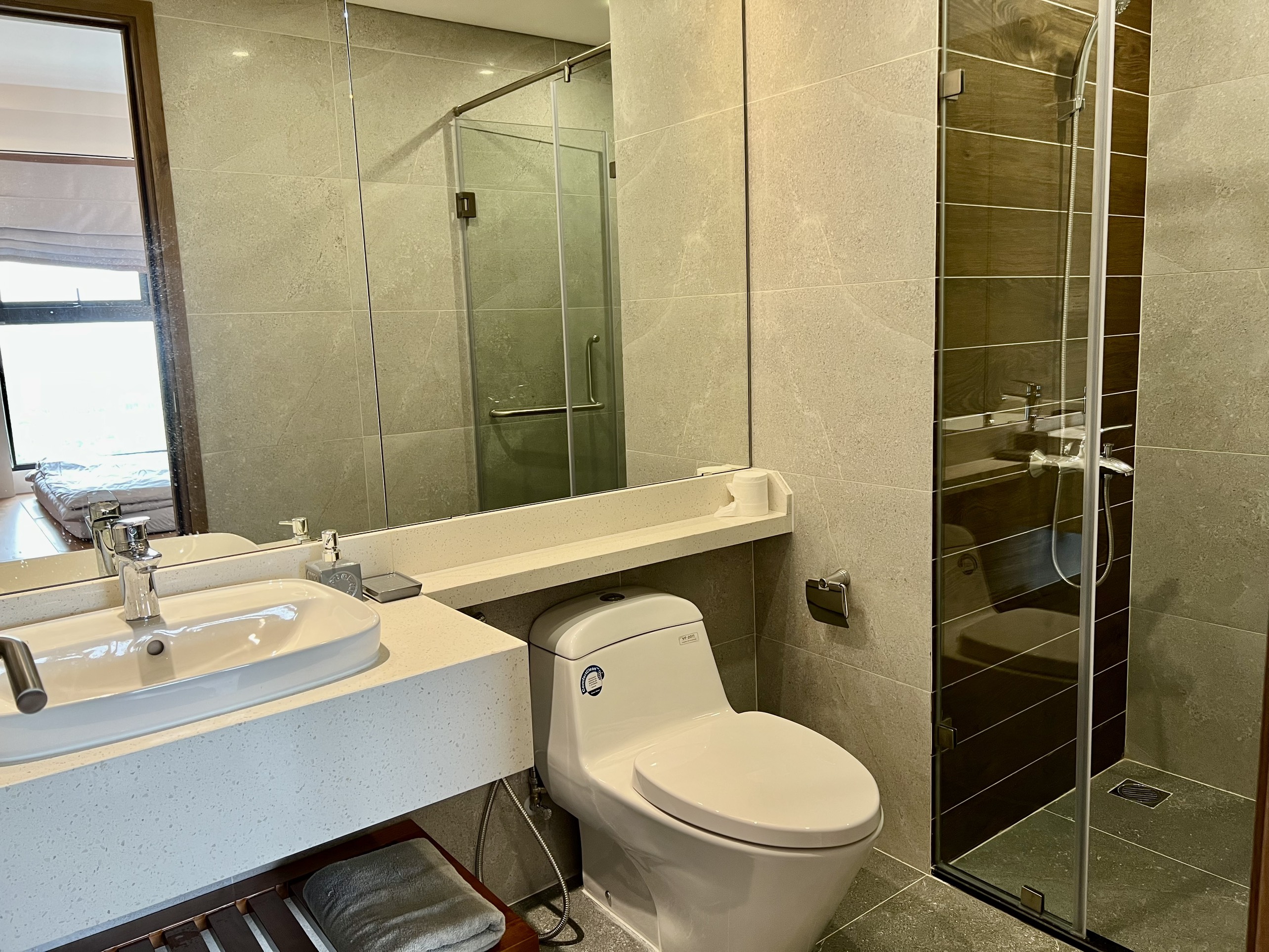 cho thuê căn hộ 64m2,2pn,đủ đồ bên tòa S2 sky oasis ecopark 6