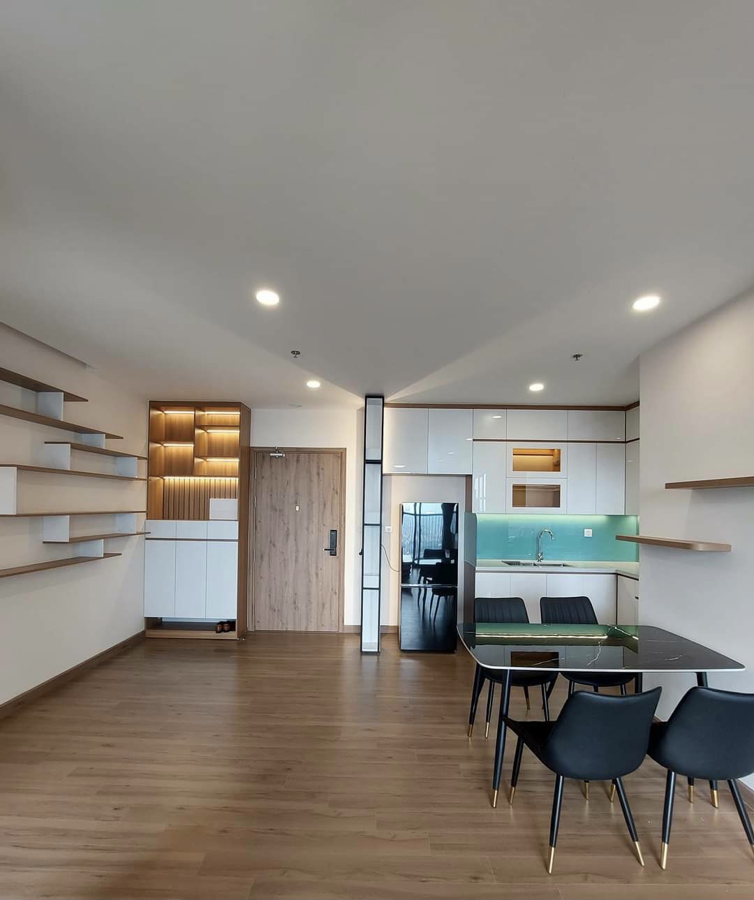 CHO THUÊ CĂN HỘ 69M2,2PN,ĐỦ ĐỒ BÊN TÒA SKY OASIS ECOPARK, HƯNG YÊN 1