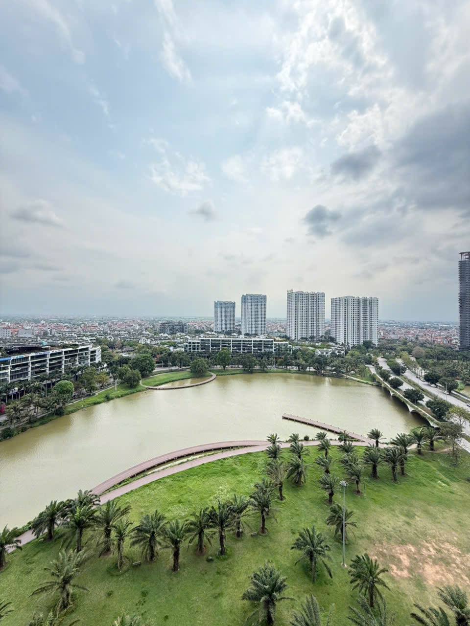 Cho thuê căn hộ tòa Lake 1 3 phòng ngủ 3 vệ sinh 158m 9