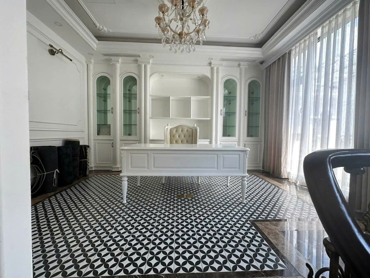 Cho thuê căn liền kề 90m2, 3 phòng ngủ,đủ đồ bên Vinhomes Riveside Long biên 3