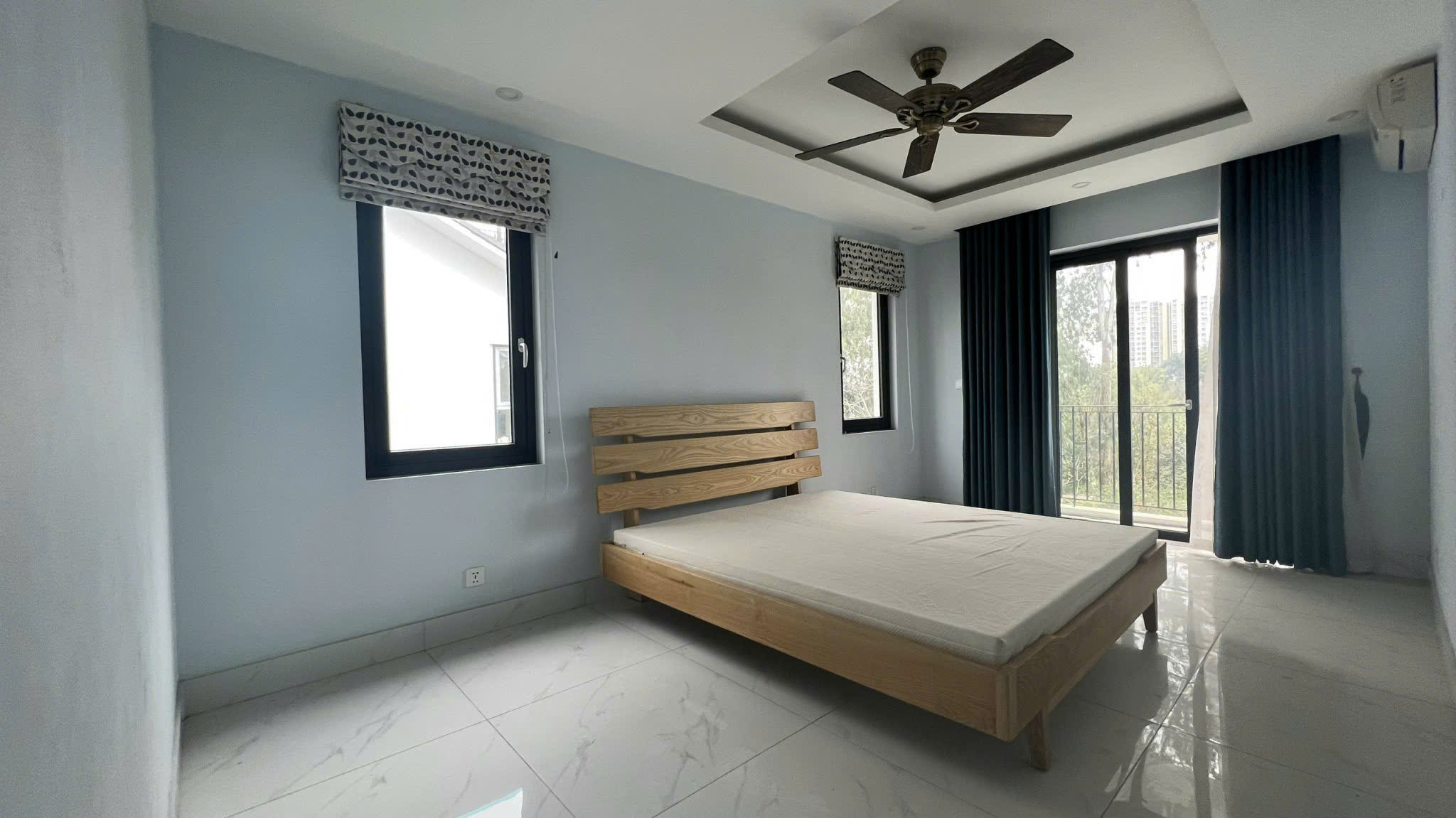 Cho thuê căn nhà phố vườn 230m2 bên Parkriver Ecopark 5