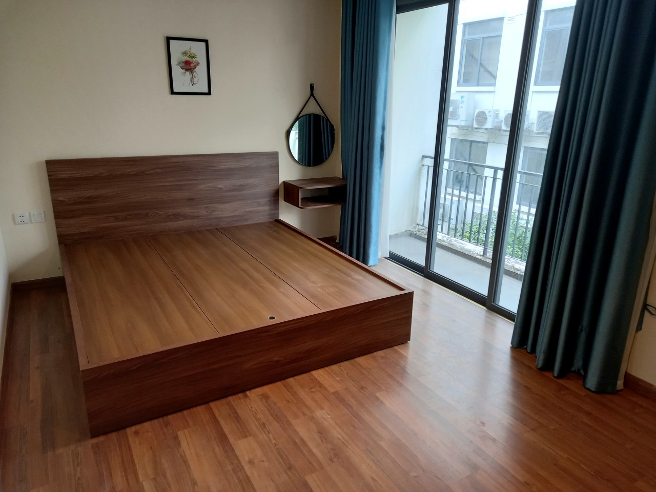 Cho thuê tầng 2,3 và 4 nhà phố Grand Marina 5