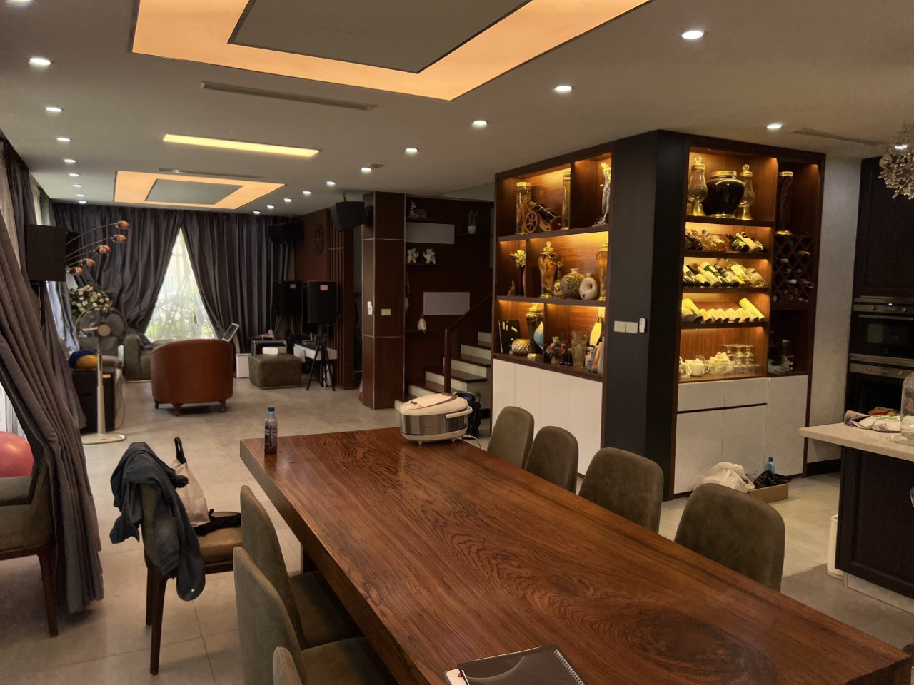 Biệt thự 4 phòng ngủ đầy đủ nội thất cho thuê tại Mimosa