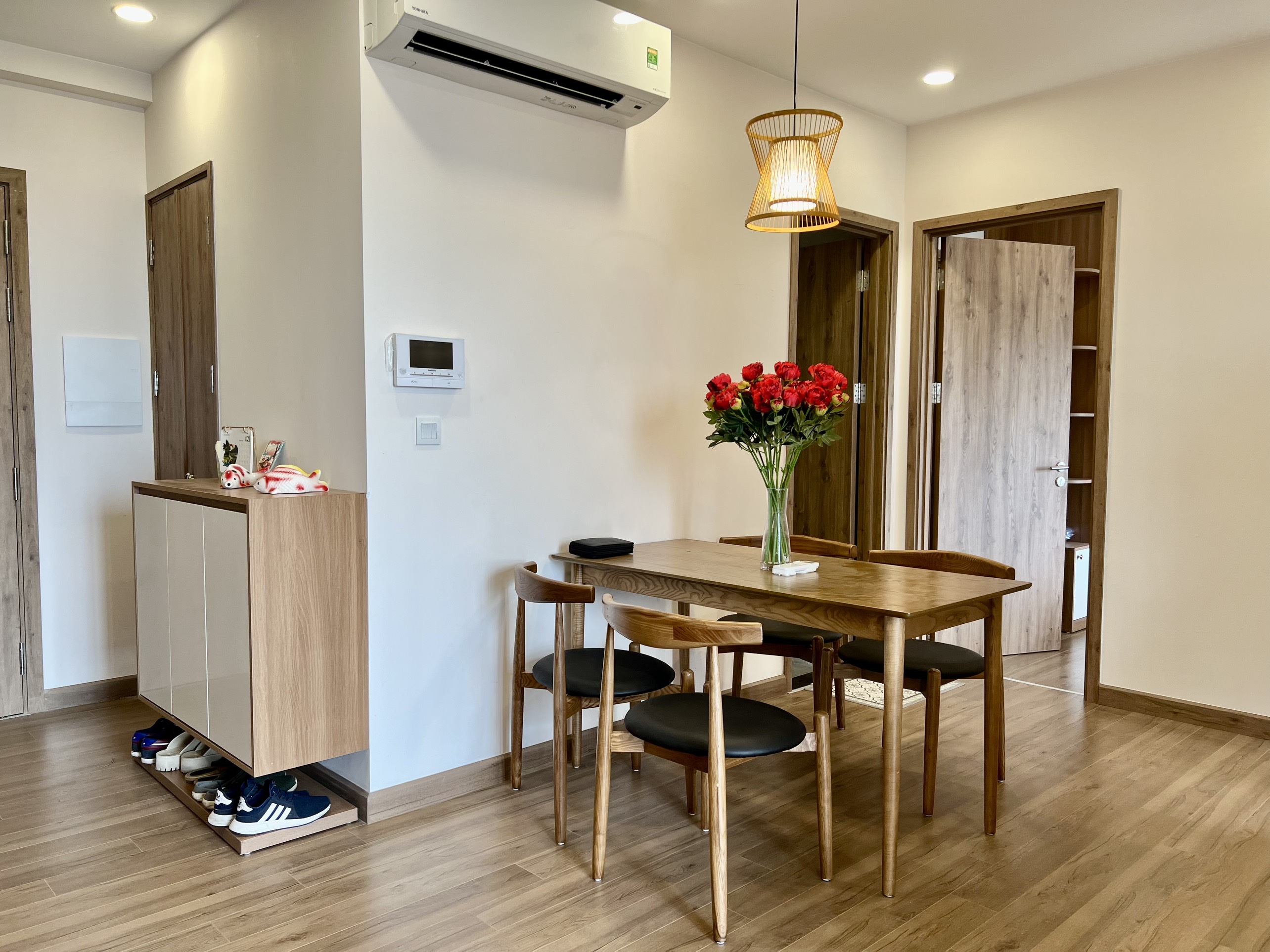 căn hộ 2pn,đủ đồ đẹp bên sky oasis ecopark, văn giang,hưng yên cho thuê